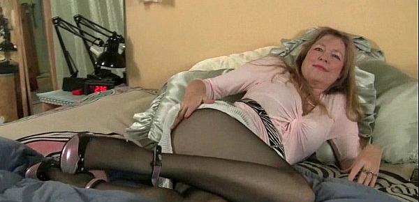  Black pantyhose will send mom over the edge